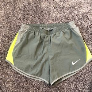 NIKE Dry Tempo Core Running Shorts